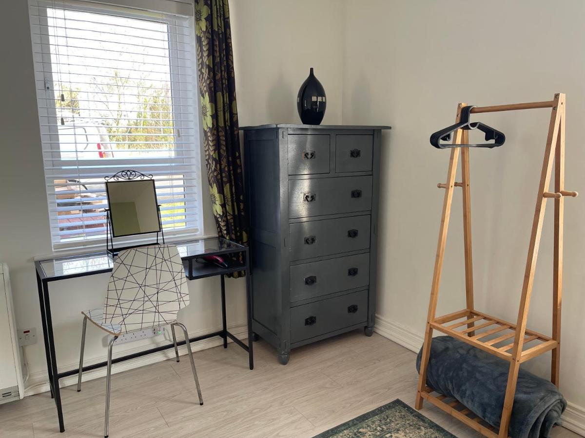 No2 At Rosebank Apartments Моувил Екстериор снимка