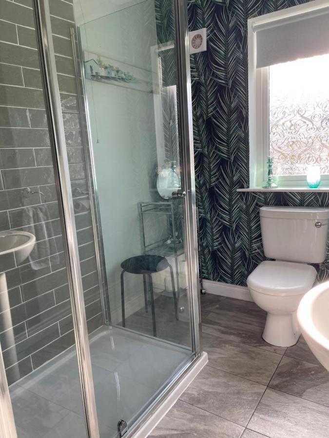 No2 At Rosebank Apartments Моувил Екстериор снимка